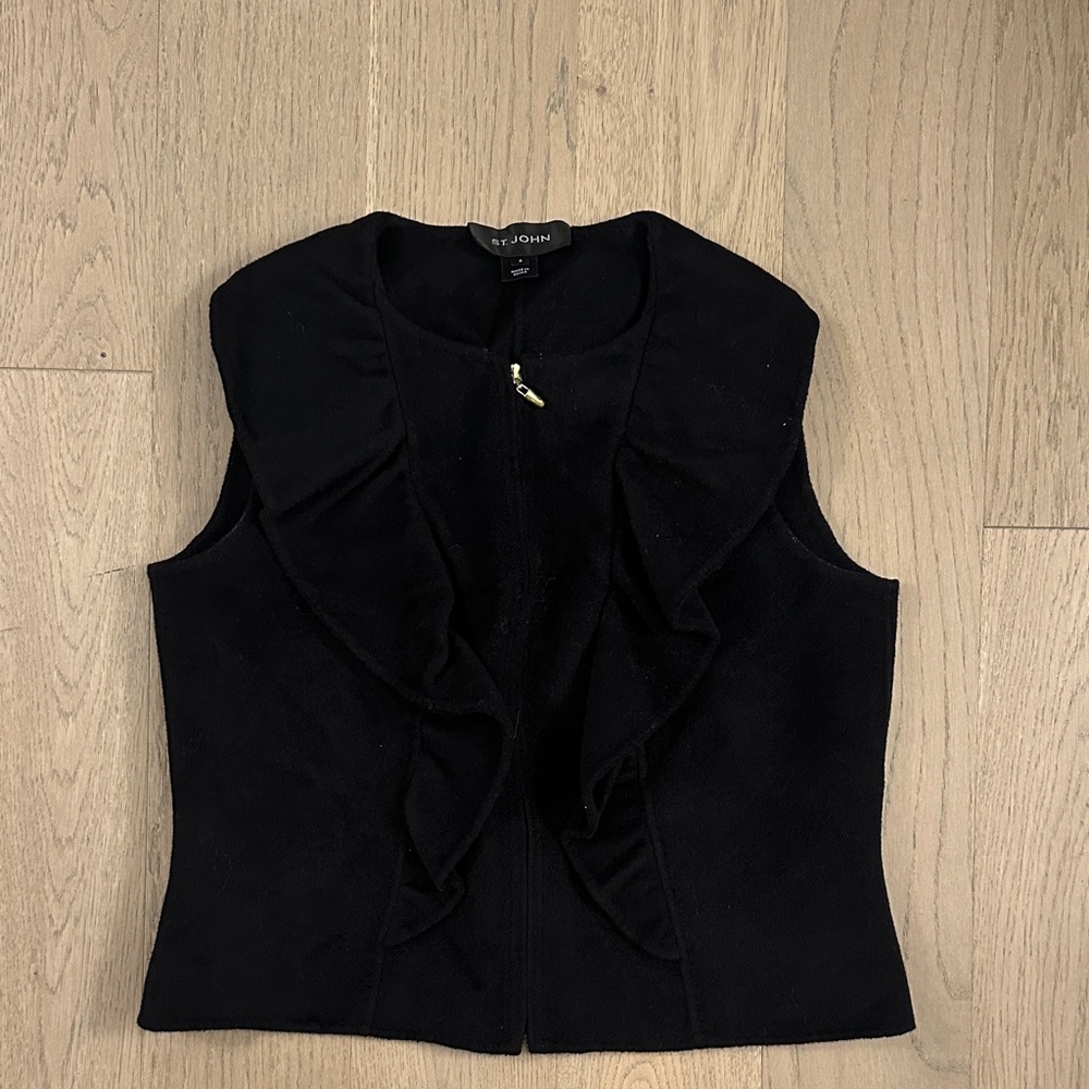 St. John Cashmere/Angora/Wool/Nylon Blend Black Zip Front Vest Top Size 4